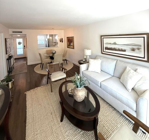 3170 Holiday Springs Boulevard 304, Margate, FL 33063