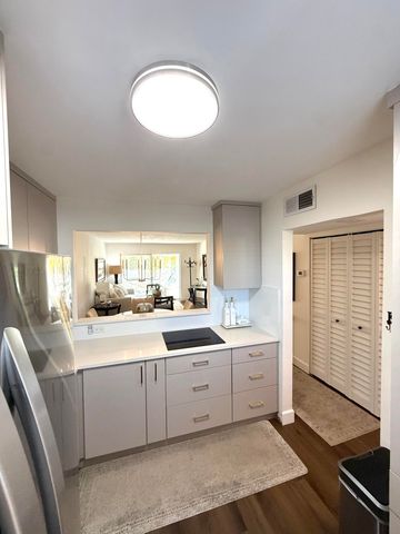 3170 Holiday Springs Boulevard 304, Margate, FL 33063