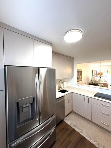 3170 Holiday Springs Boulevard 304, Margate, FL 33063