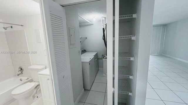 8429 Forest Hills Drive 305, Coral Springs, FL 33065