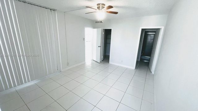 8429 Forest Hills Drive 305, Coral Springs, FL 33065
