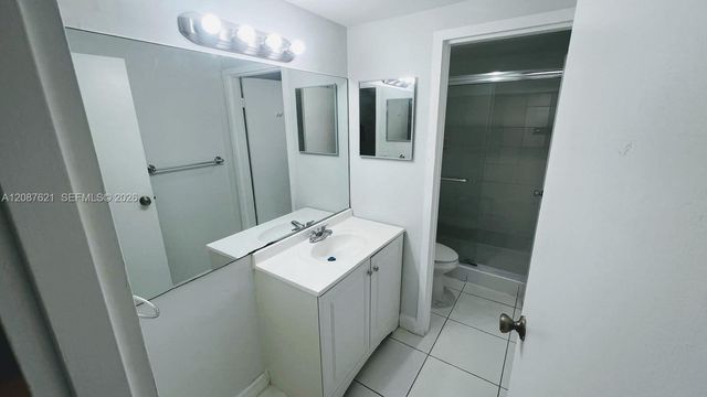 8429 Forest Hills Drive 305, Coral Springs, FL 33065