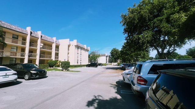8429 Forest Hills Drive 305, Coral Springs, FL 33065