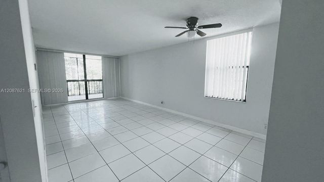8429 Forest Hills Drive 305, Coral Springs, FL 33065