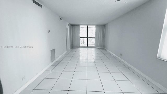 8429 Forest Hills Drive 305, Coral Springs, FL 33065