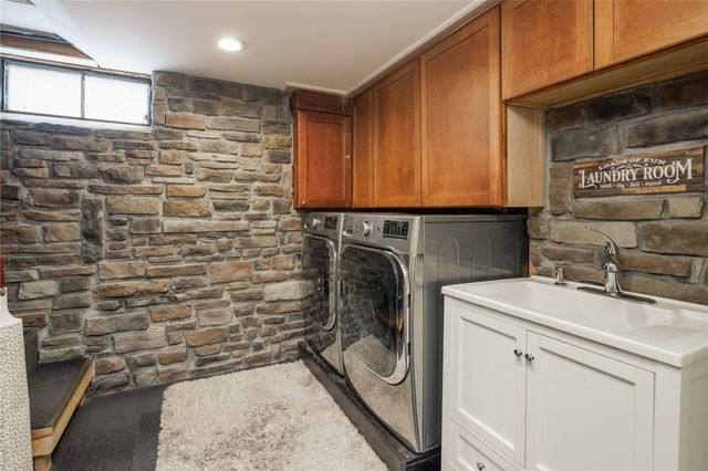 229 Creighton Lane, Greece, NY 14612