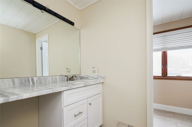 229 Creighton Lane, Greece, NY 14612