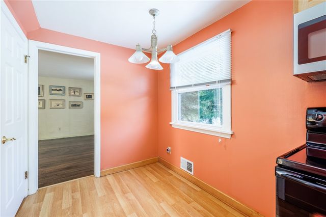 7 Old Post Road, Perinton, NY 14450