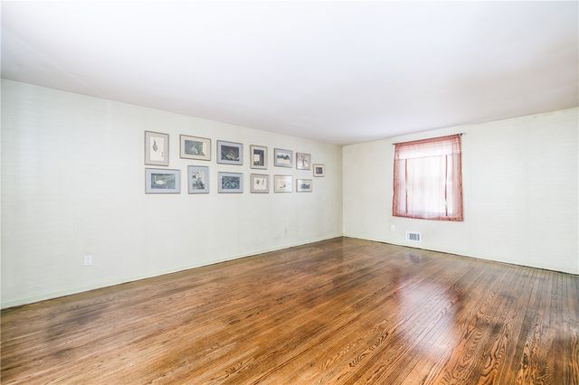 7 Old Post Road, Perinton, NY 14450