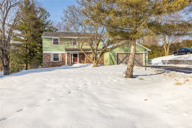 7 Old Post Road, Perinton, NY 14450