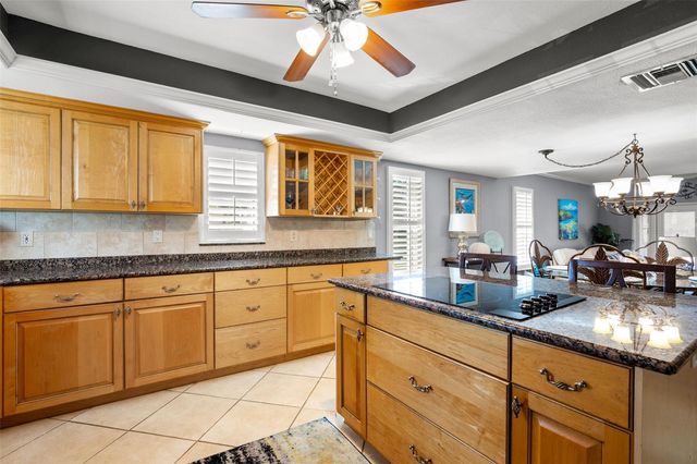 255 CAPRI CIRCLE N 30, Treasure Island, FL 33706