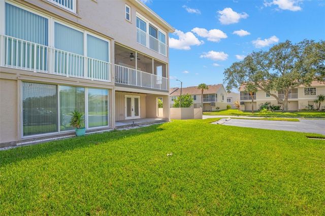 255 CAPRI CIRCLE N 30, Treasure Island, FL 33706