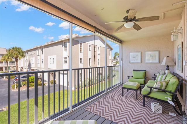 255 CAPRI CIRCLE N 30, Treasure Island, FL 33706