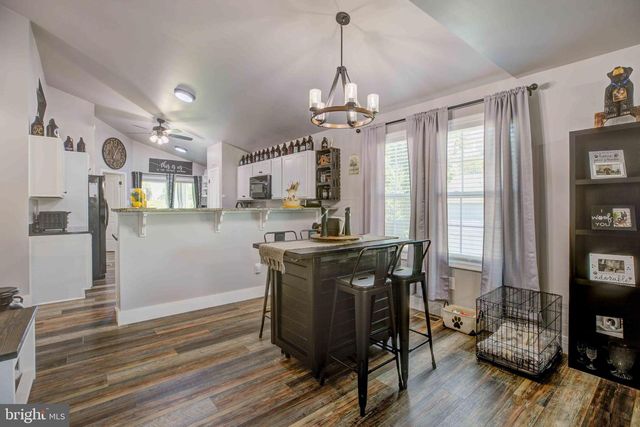 839 JEFFERSON AVE, Charles Town, WV 25414