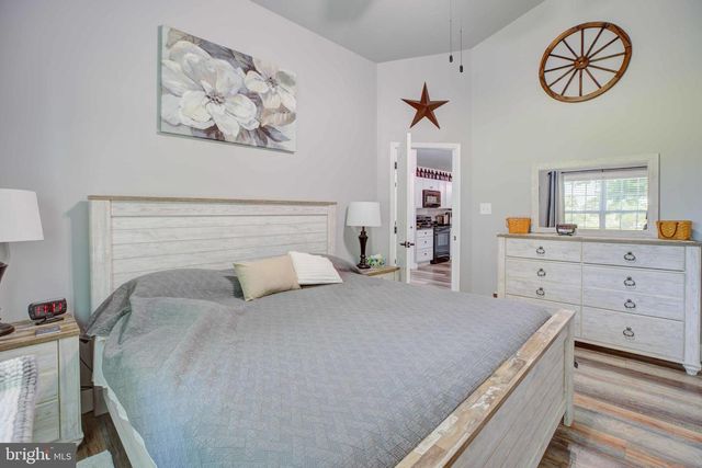 839 JEFFERSON AVE, Charles Town, WV 25414