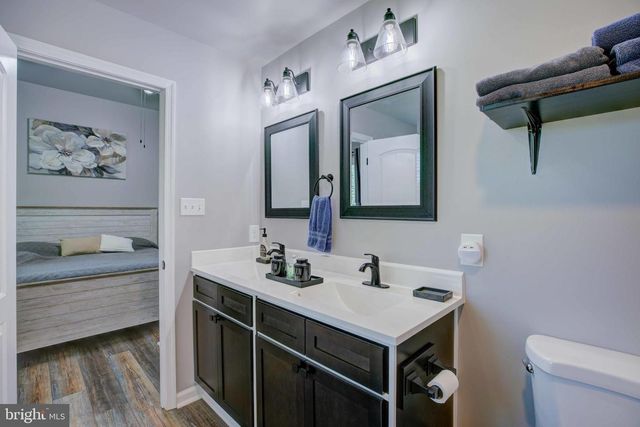 839 JEFFERSON AVE, Charles Town, WV 25414