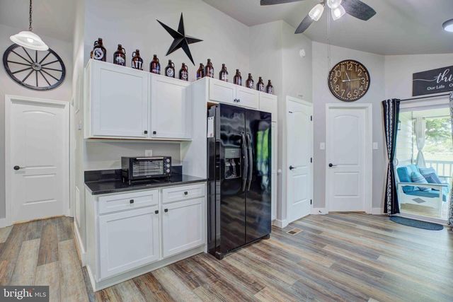 839 JEFFERSON AVE, Charles Town, WV 25414