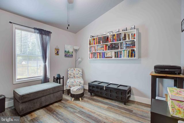 839 JEFFERSON AVE, Charles Town, WV 25414