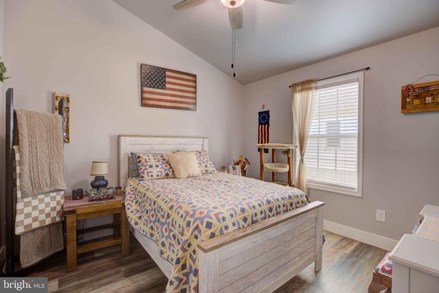 839 JEFFERSON AVE, Charles Town, WV 25414