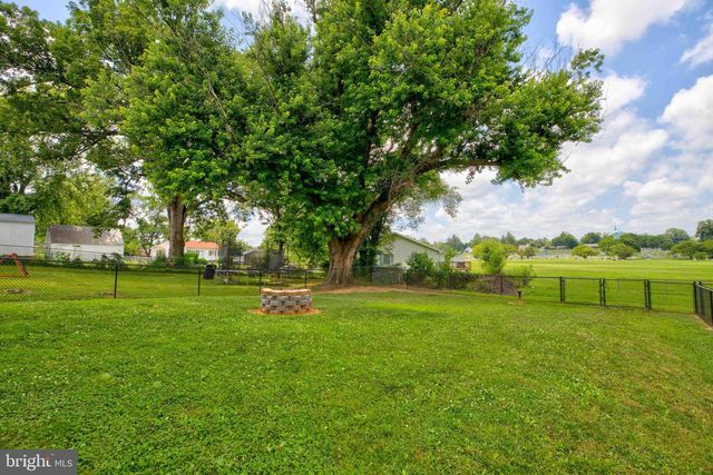 839 JEFFERSON AVE, Charles Town, WV 25414