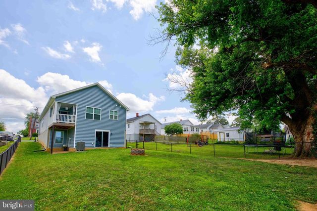 839 JEFFERSON AVE, Charles Town, WV 25414