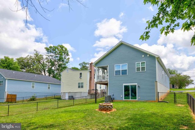 839 JEFFERSON AVE, Charles Town, WV 25414