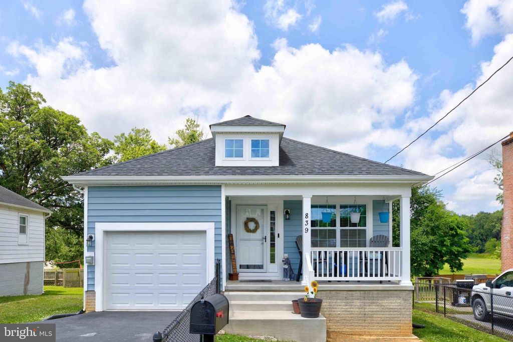 839 JEFFERSON AVE, Charles Town, WV 25414