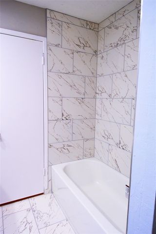 10127 Sagegate Drive, Houston, TX 77089