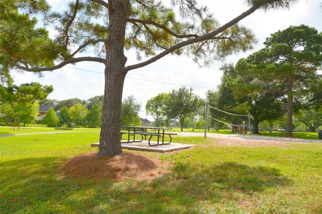 10127 Sagegate Drive, Houston, TX 77089