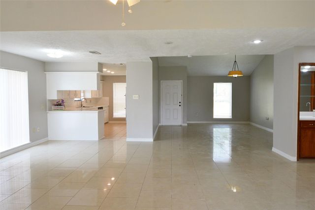 10127 Sagegate Drive, Houston, TX 77089