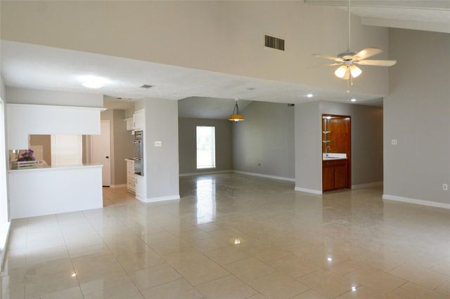 10127 Sagegate Drive, Houston, TX 77089