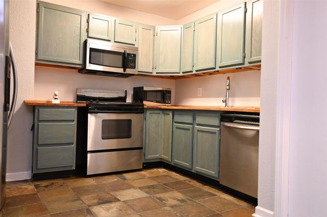 8423 Hearth Drive 2, Houston, TX 77054