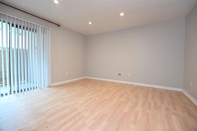 8423 Hearth Drive 2, Houston, TX 77054