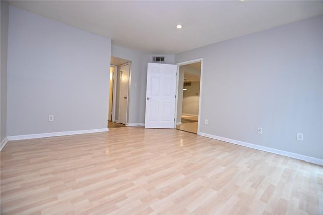 8423 Hearth Drive 2, Houston, TX 77054