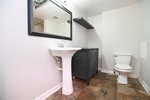 8423 Hearth Drive 2, Houston, TX 77054