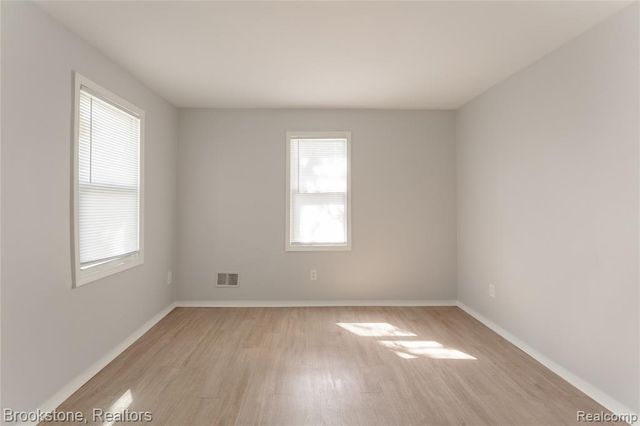 524 Luther Avenue, Pontiac, MI 48341