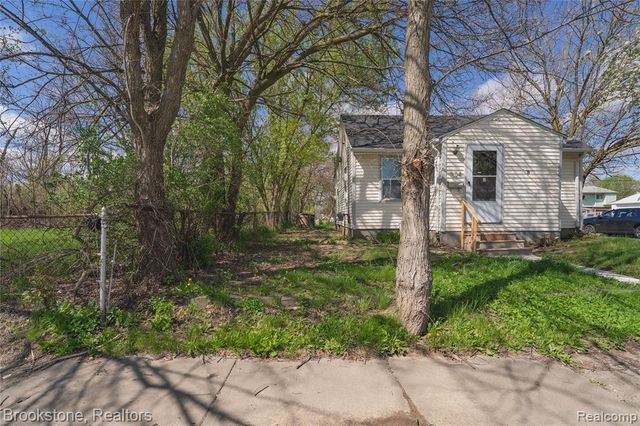 524 Luther Avenue, Pontiac, MI 48341