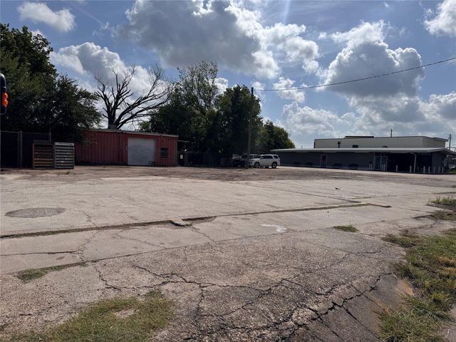 7151 Lawndale Street, Houston, TX 77023