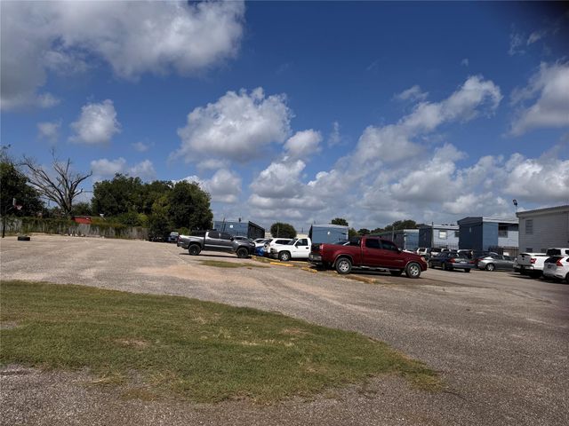 7151 Lawndale Street, Houston, TX 77023