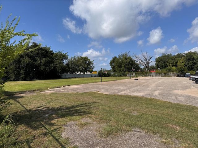 7151 Lawndale Street, Houston, TX 77023