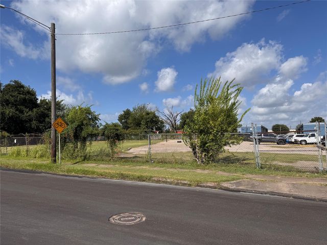 7151 Lawndale Street, Houston, TX 77023