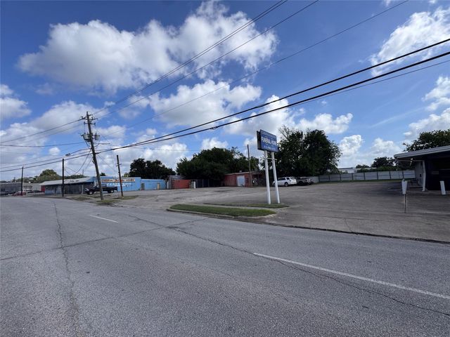 7151 Lawndale Street, Houston, TX 77023