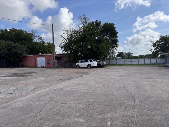 7151 Lawndale Street, Houston, TX 77023