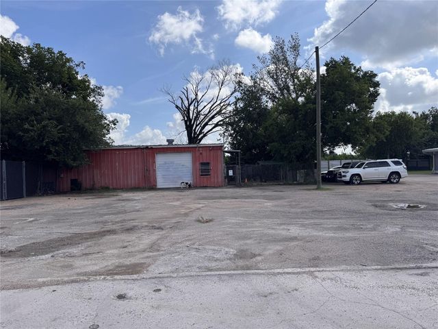 7151 Lawndale Street, Houston, TX 77023