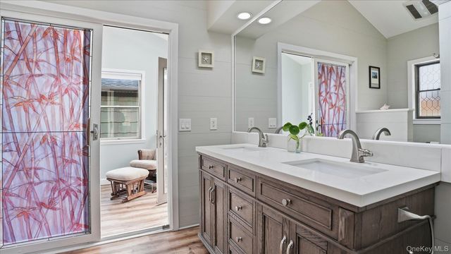 254 Meeting House Creek Road, Aquebogue, NY 11901