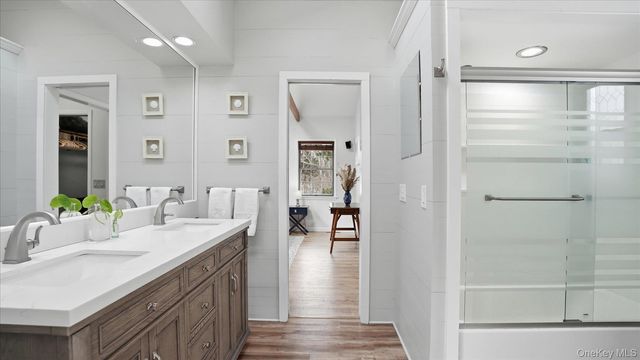 254 Meeting House Creek Road, Aquebogue, NY 11901