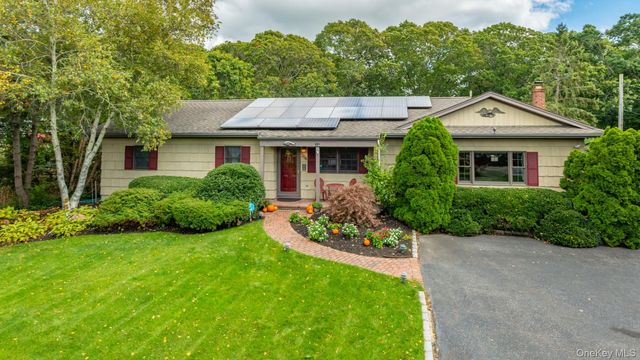 254 Meeting House Creek Road, Aquebogue, NY 11901