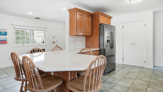 254 Meeting House Creek Road, Aquebogue, NY 11901