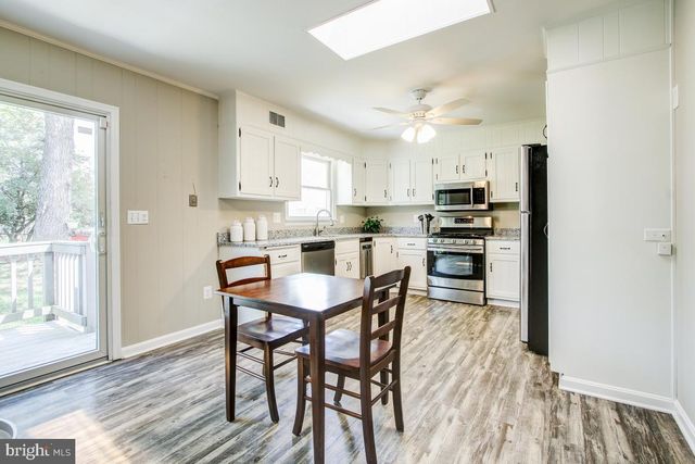 11803 ROCKING HORSE RD, Rockville, MD 20852