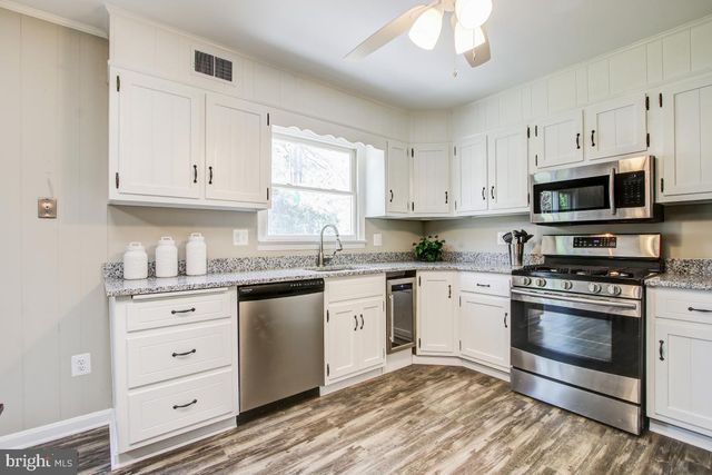 11803 ROCKING HORSE RD, Rockville, MD 20852